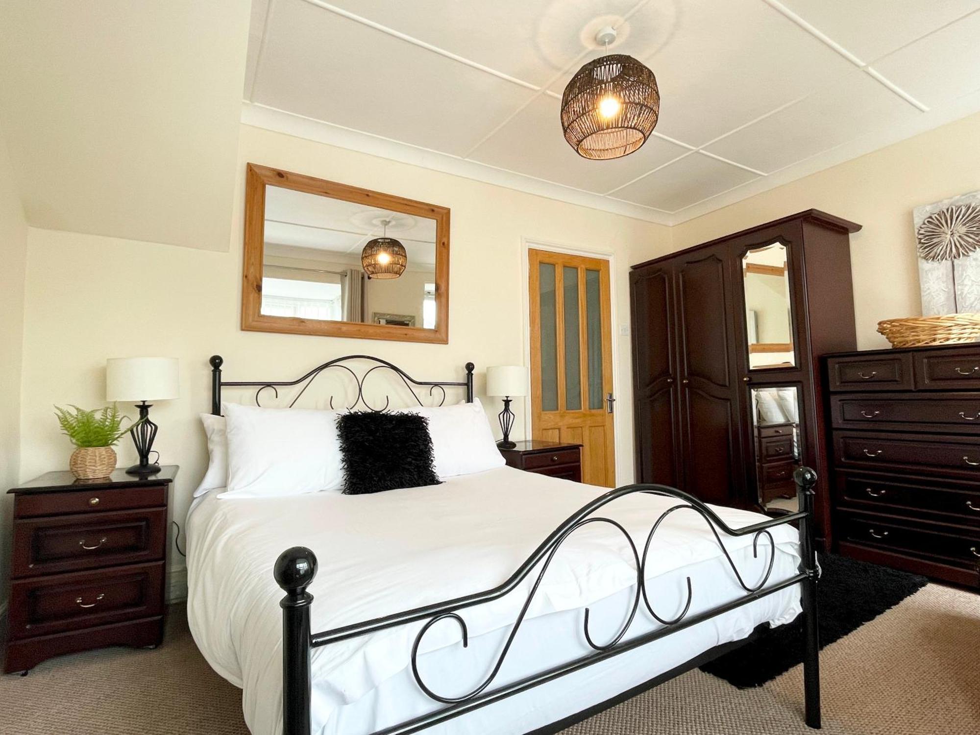 Holiday home Penzance~charming Family Home~3 Bed ~2 Bathrooms